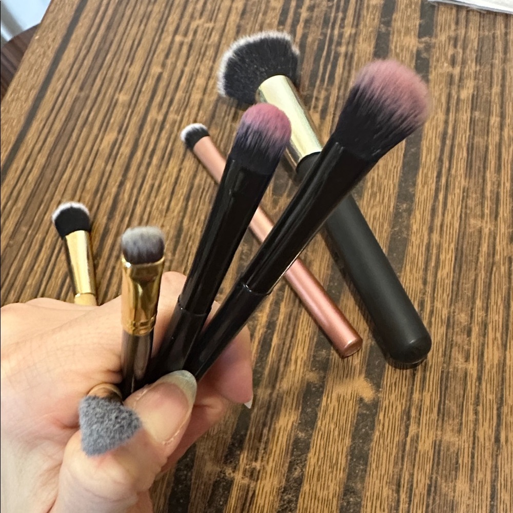 Tarte & MAC lotsMakeup Brush - Black, Gold, and Rose Gold - Picture 3 of 3